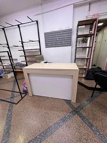 вешалки напольные для одежды оригинальные: Торговое оборудование для магазина одежды Комплект включает: - — 1