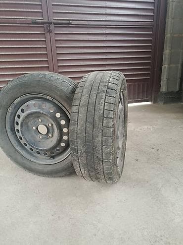 good year: R-17Шины зимние летние. 1500 одна шина состояние хорошее Шины — 1
