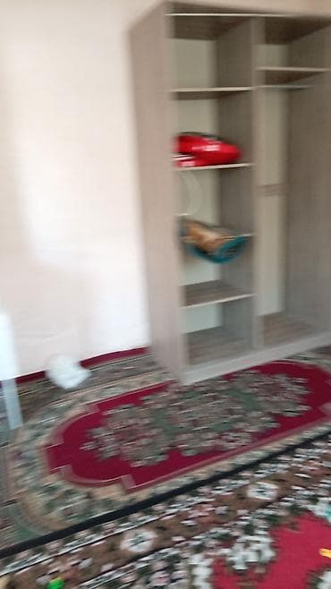 Сдаётся простая комната в частном доме. - Планировка: одна жилая