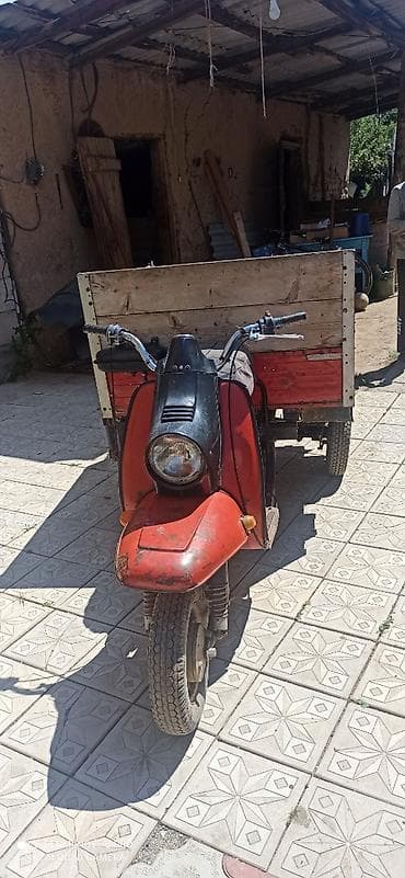 suzuki zz: Грузовой мотороллер-трицикл с кузовом — 1
