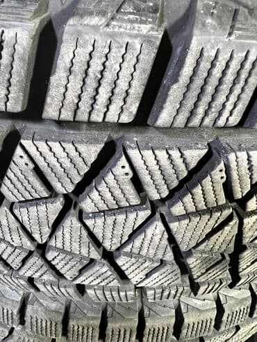 купить зимнюю резину 22565 r17: Зимняя японская шина. Фирма Bridgestone made in Japan. Размер — 3