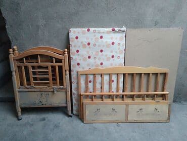 манеж игравой: Манеж керебет, Колдонулган, Комоду менен, Жыгач — 1