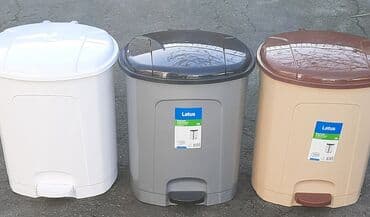 Продаю ведра с педалью 1.Турция - 21 л.- 4 штуки. 2- серых,1-