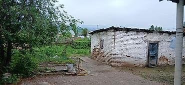 модельные дома: Продаётся жилой дом с хозяйственным двором и постройками. - — 2