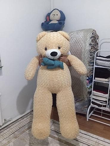 toy: Большой плюшевый мишка с бантом - Рост: примерно с человека (около — 2