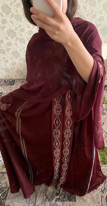 second hand: Платье - 5000 сом
Размер 44-46 — 1