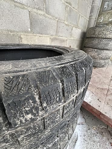 зимние шины 175 70 13: 3 зимних шин без шипов. Характеристики: - Размер: 235/55 R18 - Индекс — 5