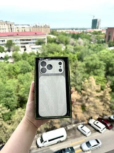 чехол для оружия: Чехол Gucci белый для iPhone 17 Pro Max. Абсолютно новый, в комплекте — 2