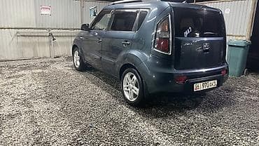 салон спринтер: Kia Soul: 2010 г., 1.6 л, Механика, Бензин, Хэтчбэк — 6