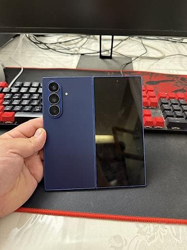 poco c7: Samsung Galaxy Z Fold 7, Б/у, 256 ГБ, цвет - Синий, 1 SIM, eSIM — 2