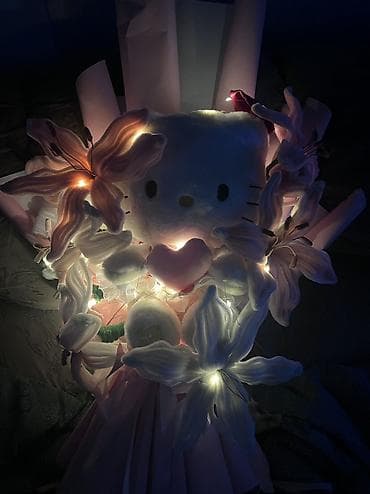 Үй жана бакча: Авторский букет с мягкой игрушкой Hello Kitty. - Центральный элемент — 2