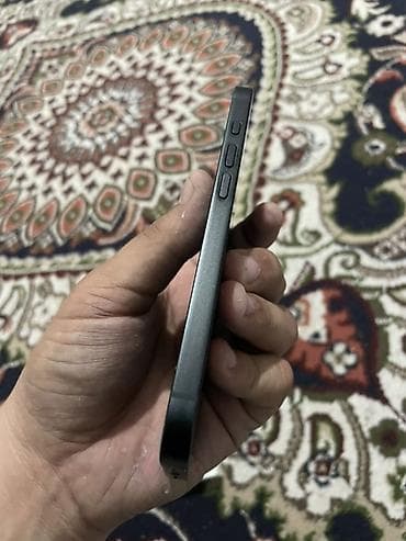 iphone s5: IPhone 16e, Новый, 128 ГБ, Midnight, Защитное стекло, В рассрочку, 100 % — 4