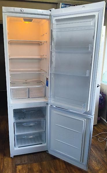 морозильник продаю: Холодильник Indesit, Б/у, Двухкамерный, De frost (капельный), 60 * 195 * 60 — 2