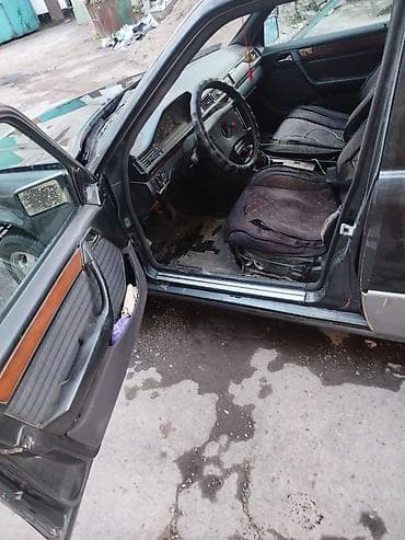 124 панель: Mercedes-Benz W124: 1990 г., 3 л, Механика, Дизель, Седан — 2