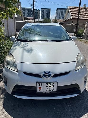 byd e7: Toyota Prius: 2016 г., Гибрид, Хэтчбэк — 1