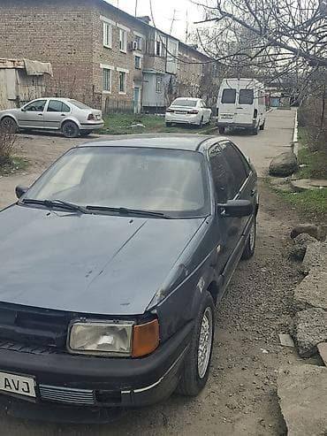 авто продажа в городе кара балта: Volkswagen Passat: 1989 г., Седан — 3