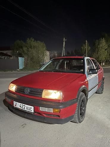 Volkswagen Vento: 1992 г., 1.8 л, Механика, Бензин, Седан — 1