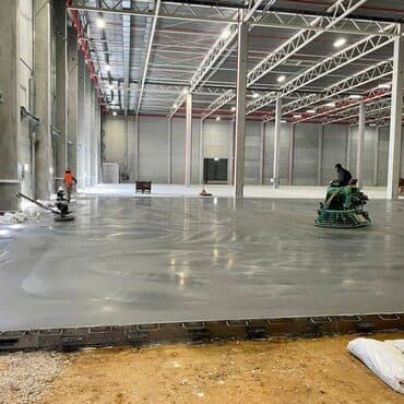 Терезелер жана комплектөөчүлөр: Стяжка, Монолит, Колонналар Кепилдиги, Акысыз консультация, Монтаждоо 6 жылдан ашык тажрыйба — 6