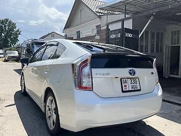 mini kooper: Toyota Prius: 2015 г., 1.8 л, Вариатор, Гибрид, Хэтчбэк — 5