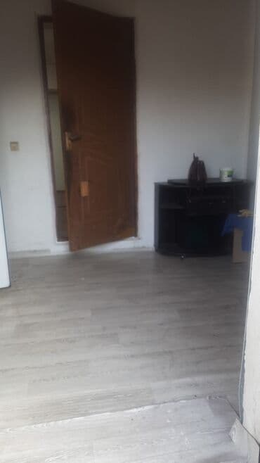 Үйдү ижарага алам: 70 м², 3 бөлмө, Брондолгон эшиктер, Забор, тосулган, Жылытылган — 4