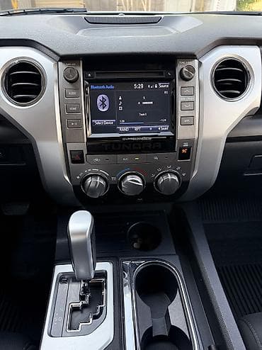 bridgeston: Toyota Тундра: 2019 г., 4.6 л, Автомат, Бензин, Пикап — 9