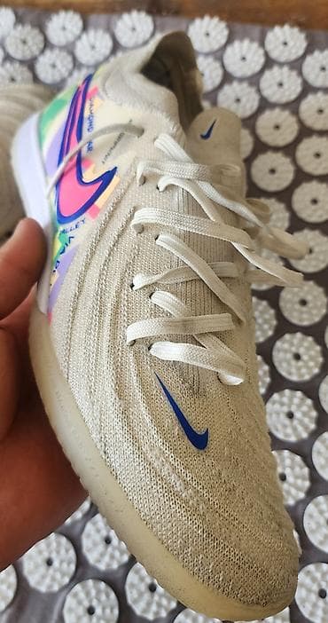 nike gato: Футзалки Сороконожки 1 модель - Nike Phantom Размер EUR 41, US 8 — 8