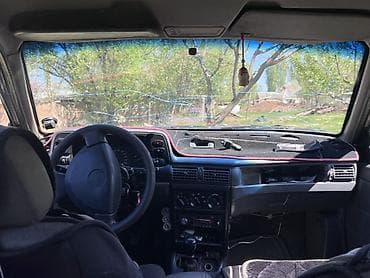 golf 2: Daewoo Nexia: 2003 г., Седан — 5