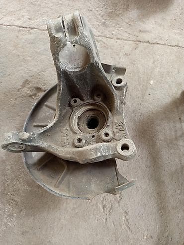 шпильки для колес: В6, правая, левая — 4