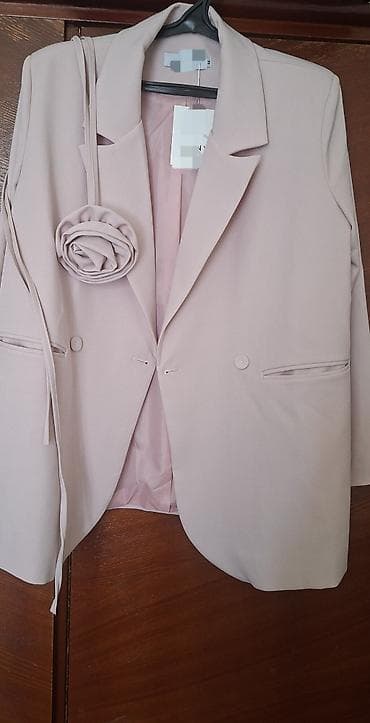 Женская одежда: Женский пиджак оттенка пудрово‑розовый (нюд/бледно‑розовый). - — 4