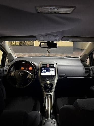 Унаа сатуу: Toyota Auris: 2009 г., 1.6 л, Кол менен иштөөчү, Бензин, Хетчбек — 8