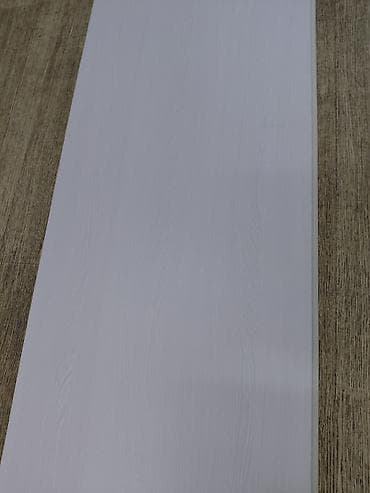 Вагонка: Декор стеновой панель — узкая прямоугольная планка светлого (белого) — 2