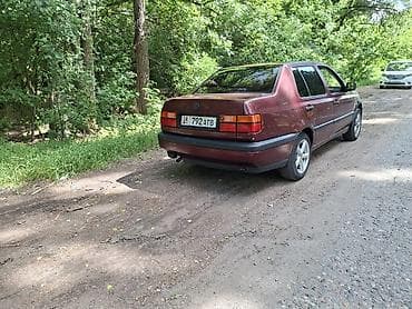 suzuki авто: Volkswagen Vento: 1994 г., Механика, Бензин, Седан — 4