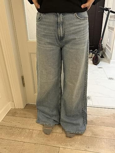 шлепка 37: Bershka джинсы голубые 
Размер 36 — 2