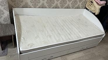 односпальные диваны кровати: Односпальная кровать, Б/у, С матрасом, длина - 185 см — 4