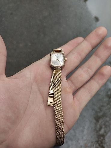 Классические часы часы, Tissot, Швейцария, Водонепроницаемые, Женские