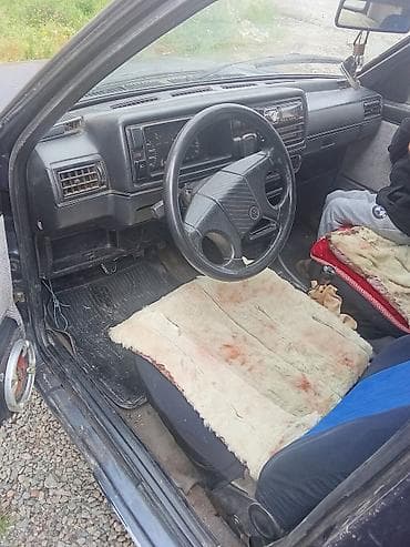 byd plus: Volkswagen Golf: 1988 г., 1.8 л, Механика, Хэтчбэк — 3