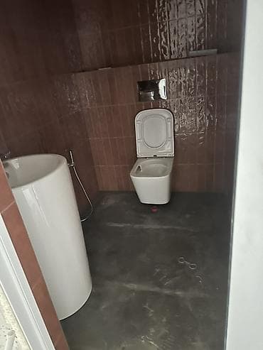 fred perry: Современный одноэтажный дом с отдельным участком и высоким забором — 7