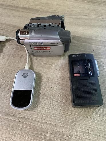 Видеокамера Sony DCR-HC23E Handycam с оптикой Carl Zeiss Vario-Tessar