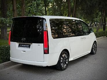 Hyundai Staria: 2023 г., 2.2 л, Дизель, Минивэн — 4