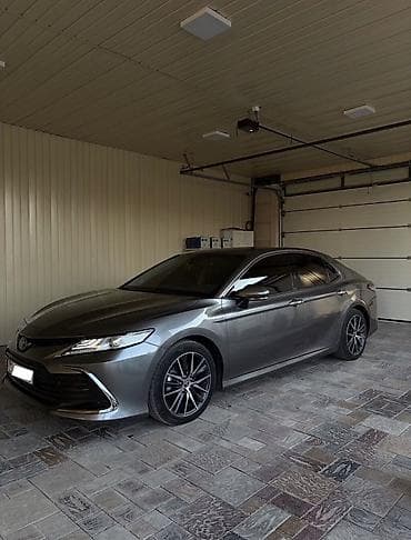 Toyota Camry: 2022 г., Вариатор, Гибрид, Седан — 3