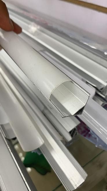 Кирпич, строительные блоки: RGB светодиодные ленты с пультом управления 5 метров 850 сом — 5