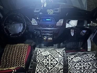 ички эшиктер бу: Пассажирский микроавтобус Mercedes-Benz (длинная база, высокий крыша) — 4