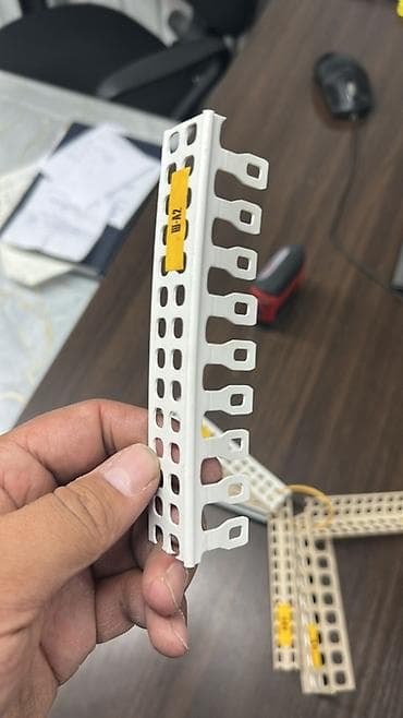 пластиковый уголок: Высота, ширина: Другой размер см, Другой бренд — 1