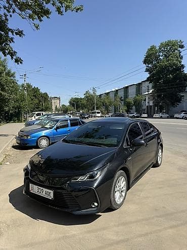 crv 1: Toyota Corolla: 2020 г., 1.8 л, Вариатор, Гибрид, Седан — 2