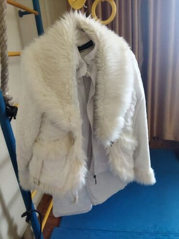 спортивные пуховики: Все белое: шубка,куртка, брюки -все за 700 сом, размер М — 1