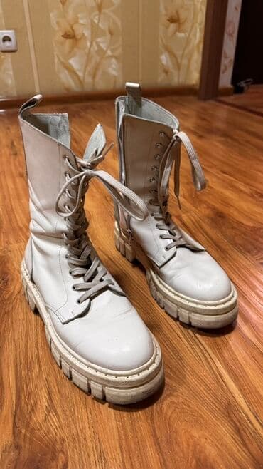 фирменная обувь из италии: Продаю ботинки итальянского бренда. Размер 40 Стиль: грубые — 1