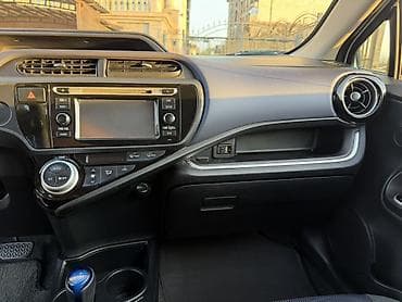 cvt: Toyota Aqua: 2016 г., 1.5 л, Вариатор, Гибрид, Хэтчбэк — 6