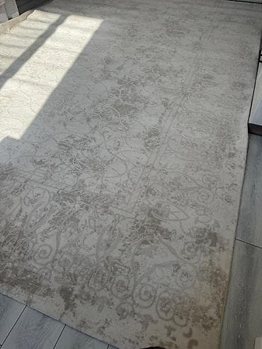 small table: Ковер Б/у, 600 * 300, Турция — 2