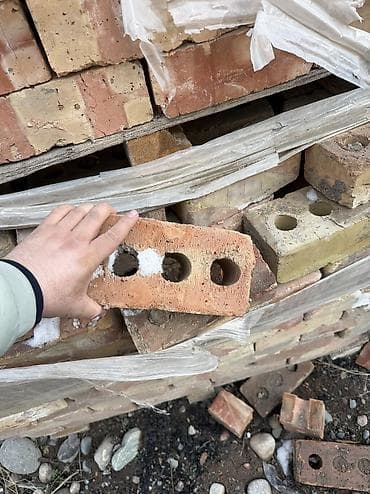 в асанбае: Продаю Б/У Кирпичи полублок БЕЛОВОДСКИЕ 2015 год производство! Без — 1