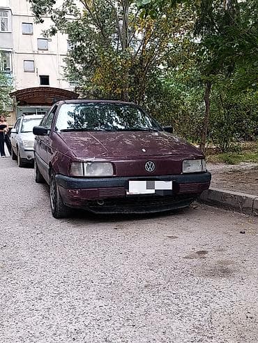 Volkswagen Passat: 1990 г., 1.8 л, Механика, Бензин, Седан
